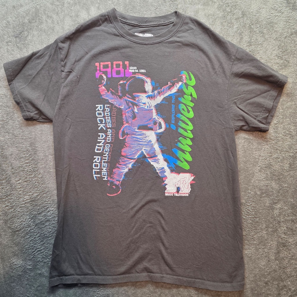 MTV Shirt Mens M Gray Astronaut 1981 Universe Graphic T-Shirt Music Rock 80s